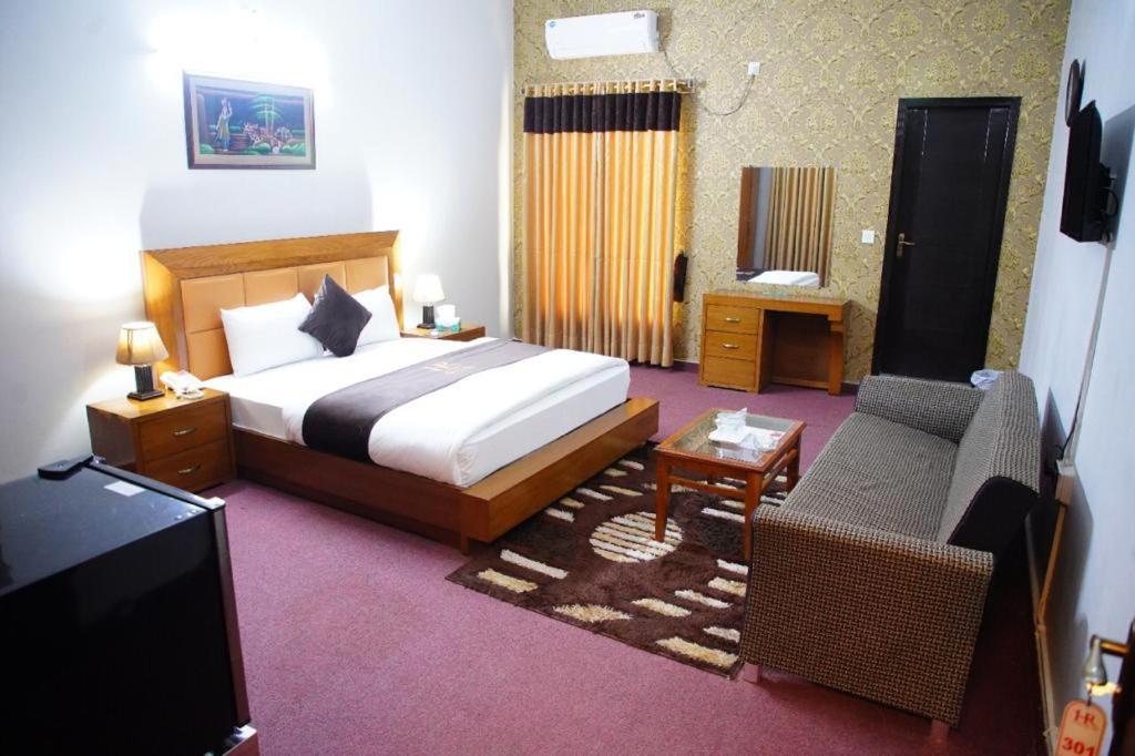 Hotel Red Line Islamabad Bagian luar foto