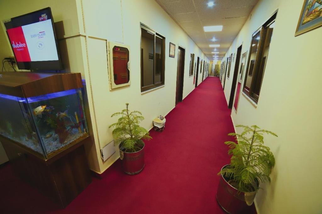 Hotel Red Line Islamabad Bagian luar foto